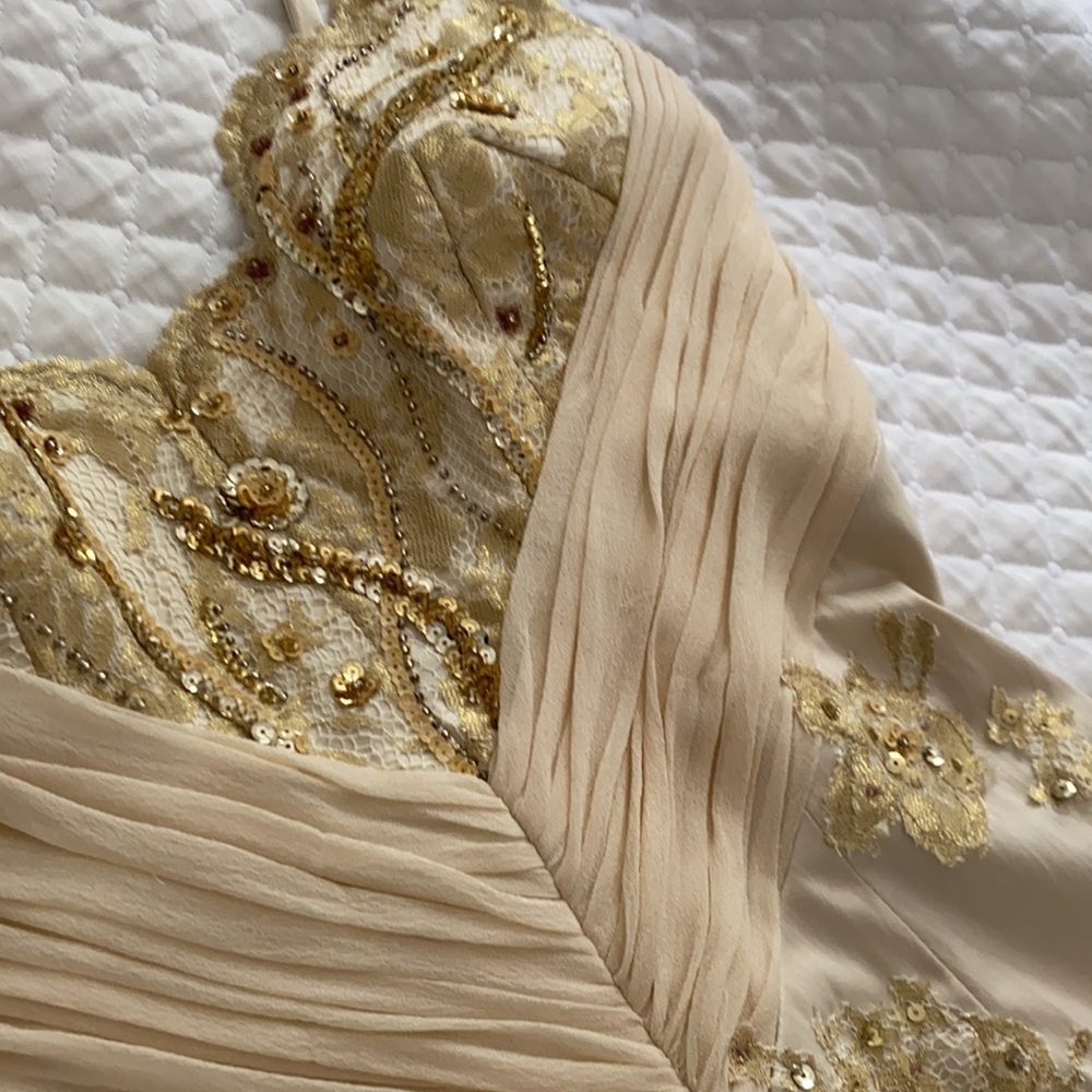 Pd 550. worn 1x creme gld sequin size 4 - Picture 2 of 3